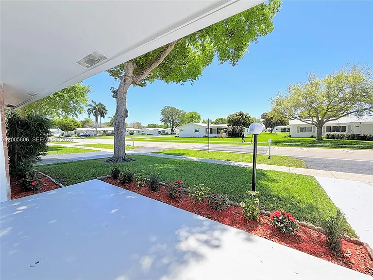 8581 NW 17th St — Photo 37