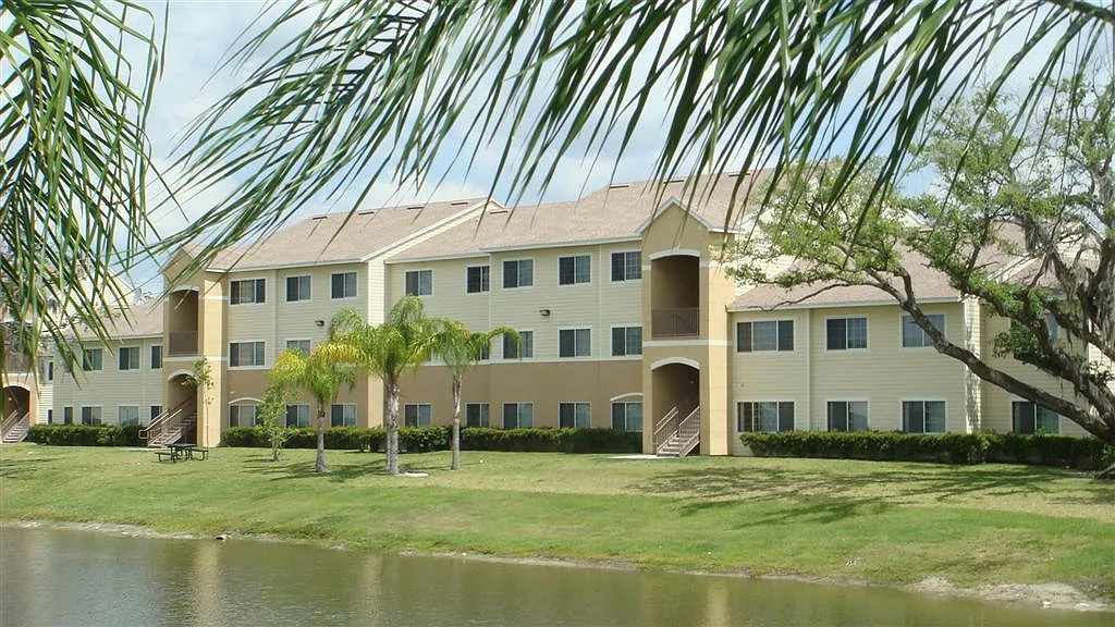 Clipper Bay — Photo 1