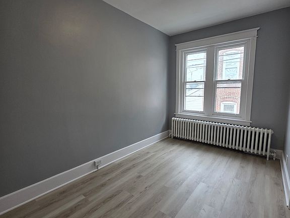 4th image of 1029 W Liberty St