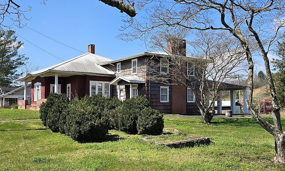 1st image of 130 1st St