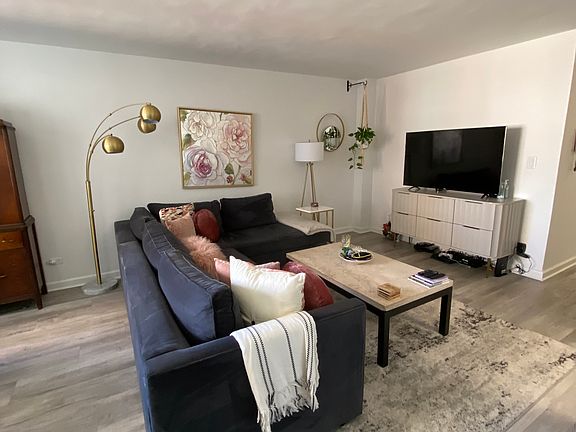 3rd image of 401 E 89th St APT 14D