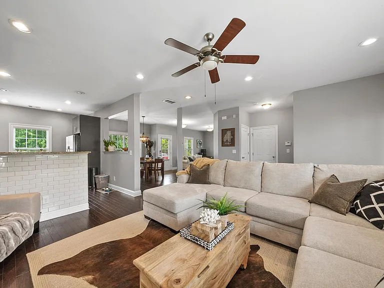 1738 Hollingsworth Blvd NW — Photo 8