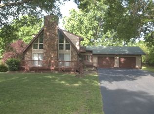 4867 S Crescent Ave, Springfield, MO 65804