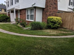 2622 Cherrywood Ct, Saint Joseph, MI 49085