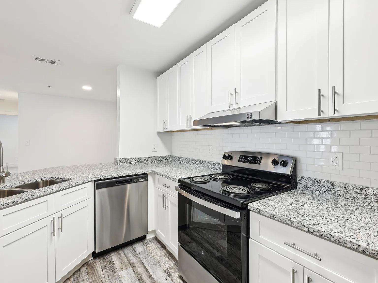 Wesley St. Claire Apartments at Lawrenceville — Photo 3