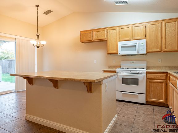 3rd image of 188 W Madrone Cir