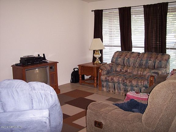 5th image of 166 RIVER Drive
