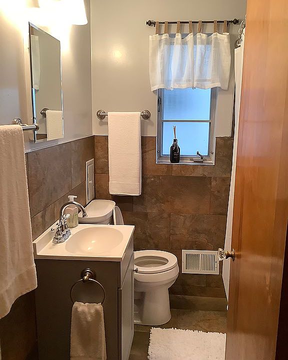 Main floor bathroom.