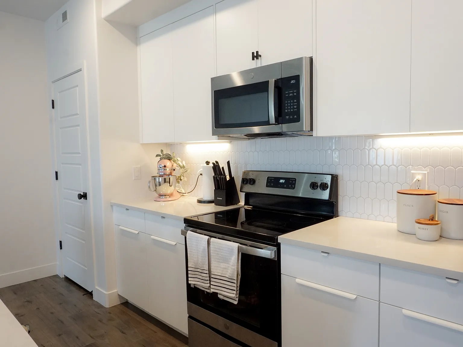 3 bed, 2.5 bath, $2,600 — Photo 3