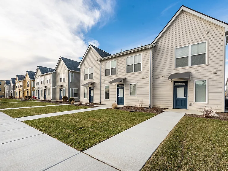 Legacy Pointe at Poindexter Apartments — Photo 23