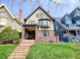 2206 E Kenilworth Pl, Milwaukee, WI 53202
