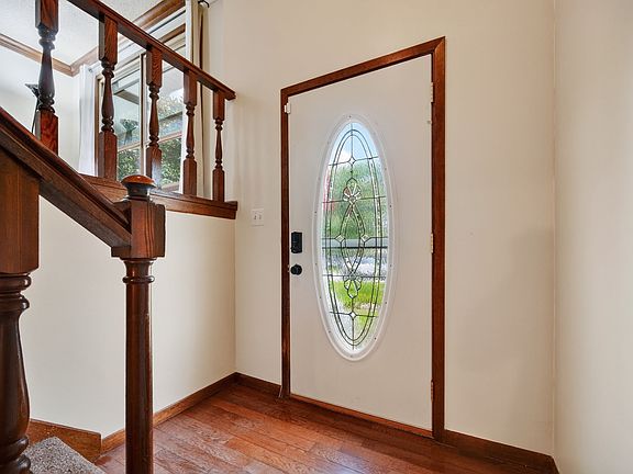 3rd image of 303 2nd St NW