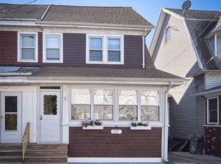 8 Marion Ct, Bayonne, NJ 07002