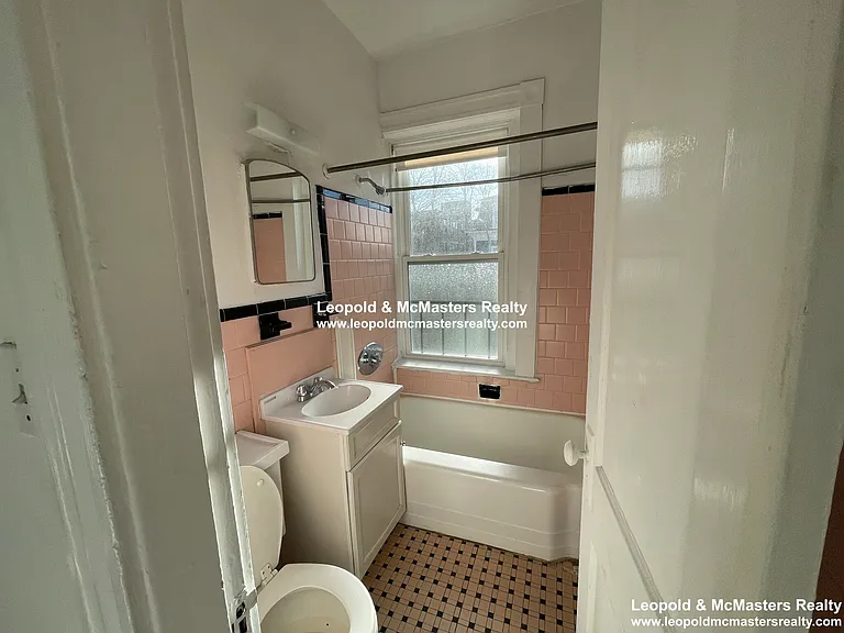 146 Oxford St #11 — Photo 7