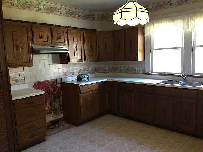 1st image of 518 W 9th St