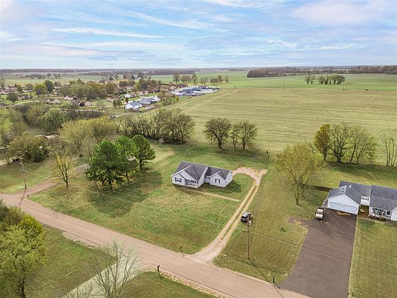 5th image of 115 Oakdale Dr