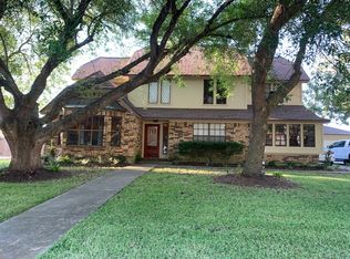 18 Colony Sq, Angleton, TX 77515