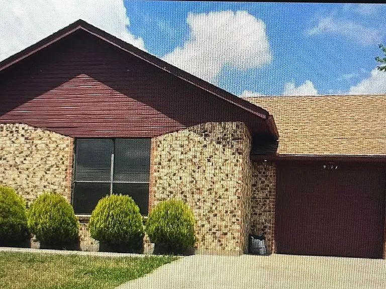 4017 SW Sunflower Ln — Photo 1