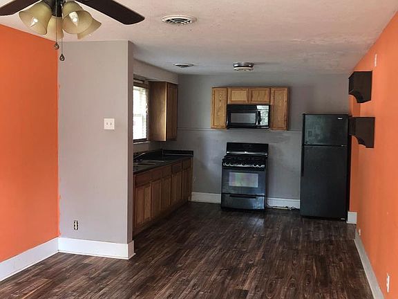 2nd image of 813 Llano St