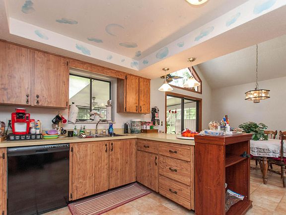 4th image of 113 Willow Bend Ln
