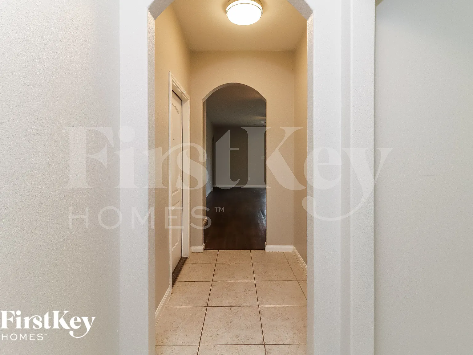 3 bed, 2.0 bath, 1597 sqft, $2,010 — Photo 2