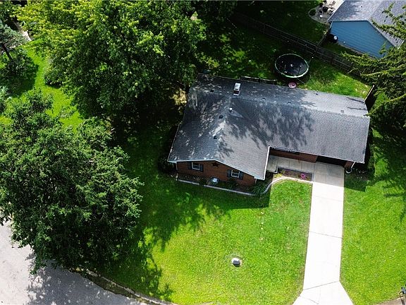 4th image of 106 Lakeview Dr