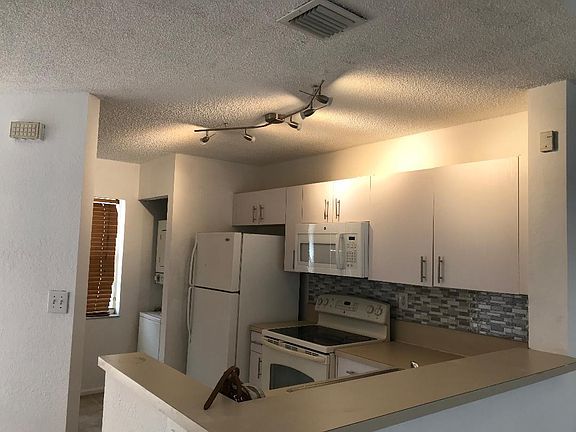 5th image of 14047 SW 120th Ct #1-18