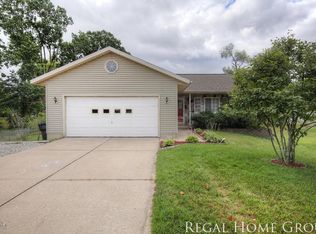 472 Madison Ct SE, Kentwood, MI 49548
