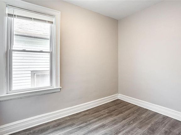4th image of 383 Auburn Ave