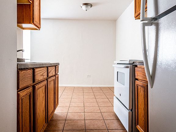 4th image of 8352 S Ellis Ave APT 101