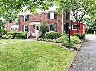 61 Obre Pl, Shrewsbury, NJ 07702