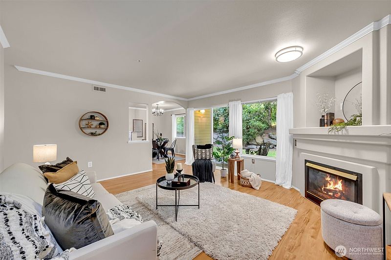 4th image of 25235 SE Klahanie Boulevard #N102