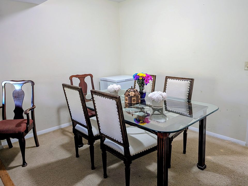 2nd image of 2821 Chelsea Ct