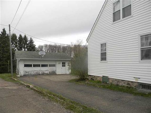 3rd image of 519 E Broadway Ave