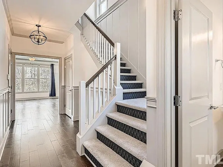 501 Germaine St — Photo 13