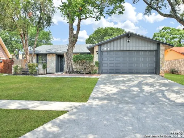 8710 Greenthread Dr, San Antonio, TX 78240