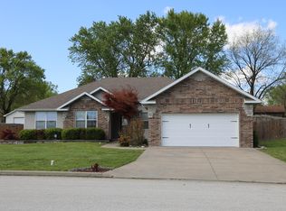 1425 E Locust St, Bolivar, MO 65613