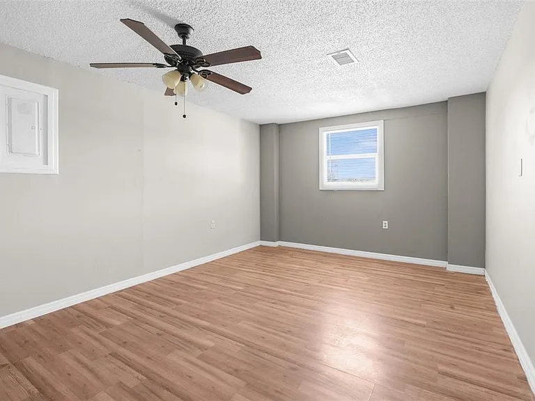 11902 Oceanside Dr — Photo 13