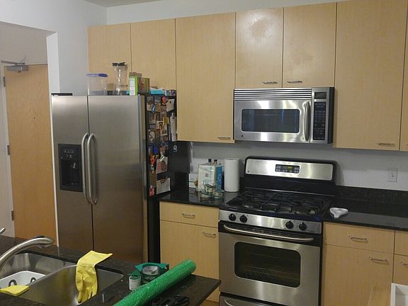 2nd image of 900 Chicago Ave Unit 616