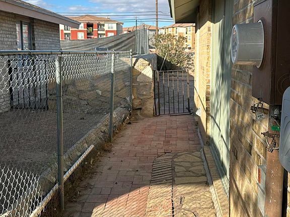 5th image of 11961 Picasso Dr