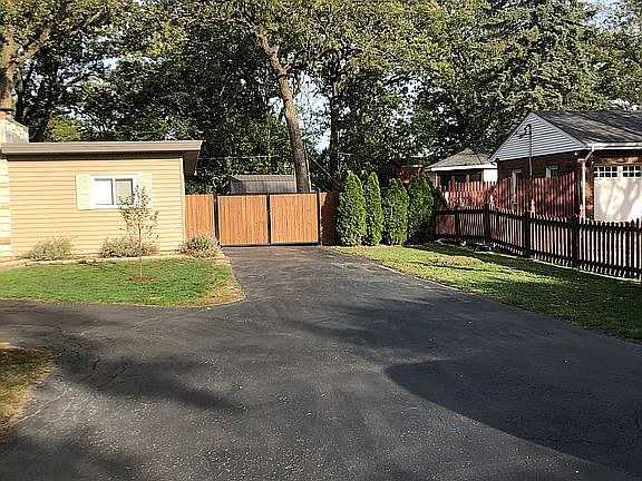 4th image of 12633 S 75th Ave