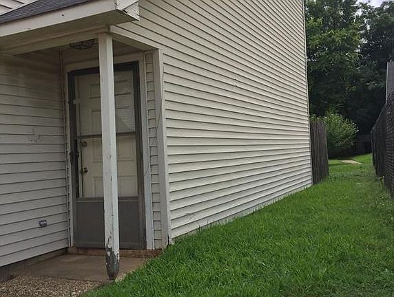 3rd image of 964 Winter Garden Dr