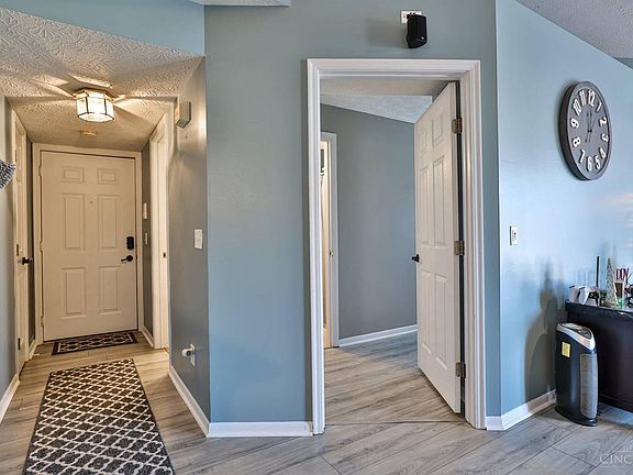 3rd image of 4261 Endeavor Dr Unit 304