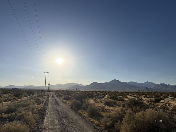 4th image of E Dolphin Ave