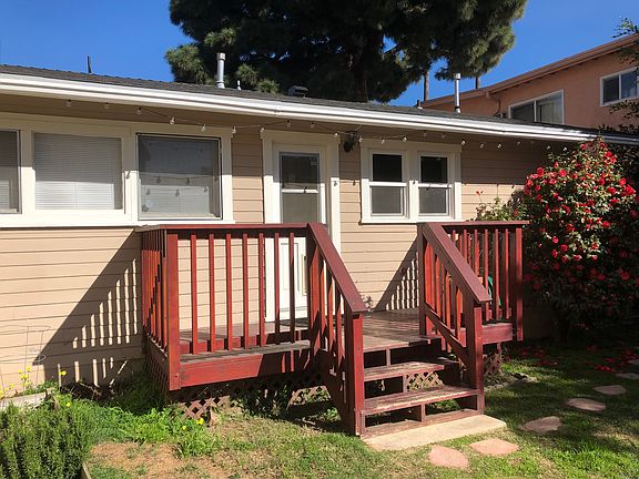 3rd image of 1725 Granville Ave #1