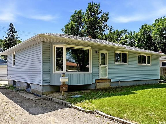 2nd image of 1631 MacPherson AVENUE