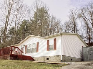 138 Chapel St, Spruce Pine, NC 28777