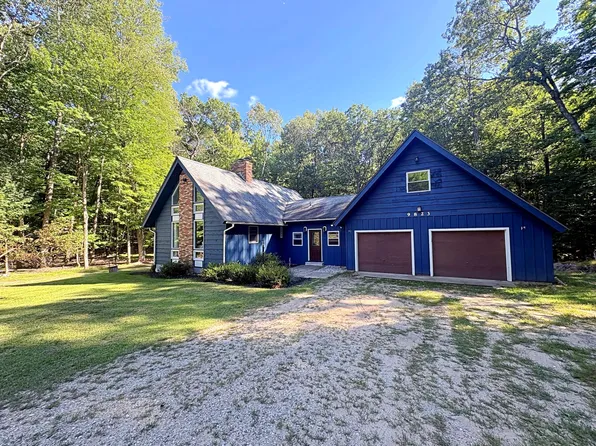 9823 N Calgary Dr S, Stanwood, MI 49346