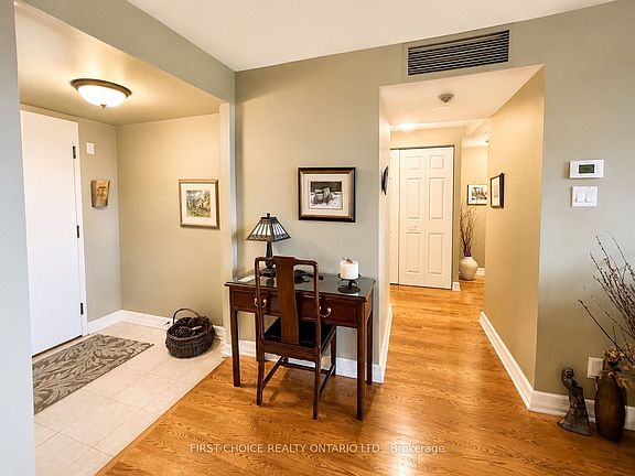 3rd image of 1510 Riverside Dr #1406