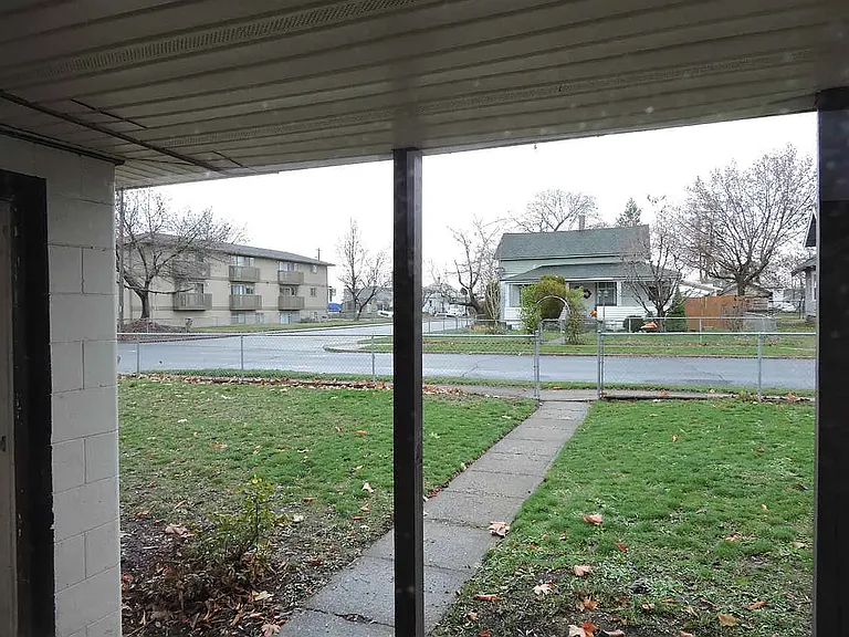 2604 E Pacific Ave — Photo 11